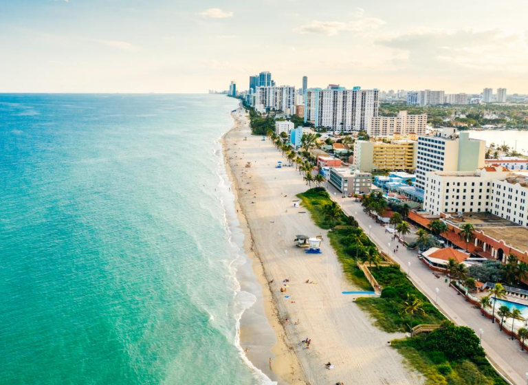 <img src="hollywood-fl-beach.jpg"
alt="Professional plumber in Hollywood FL near beachfront homes">